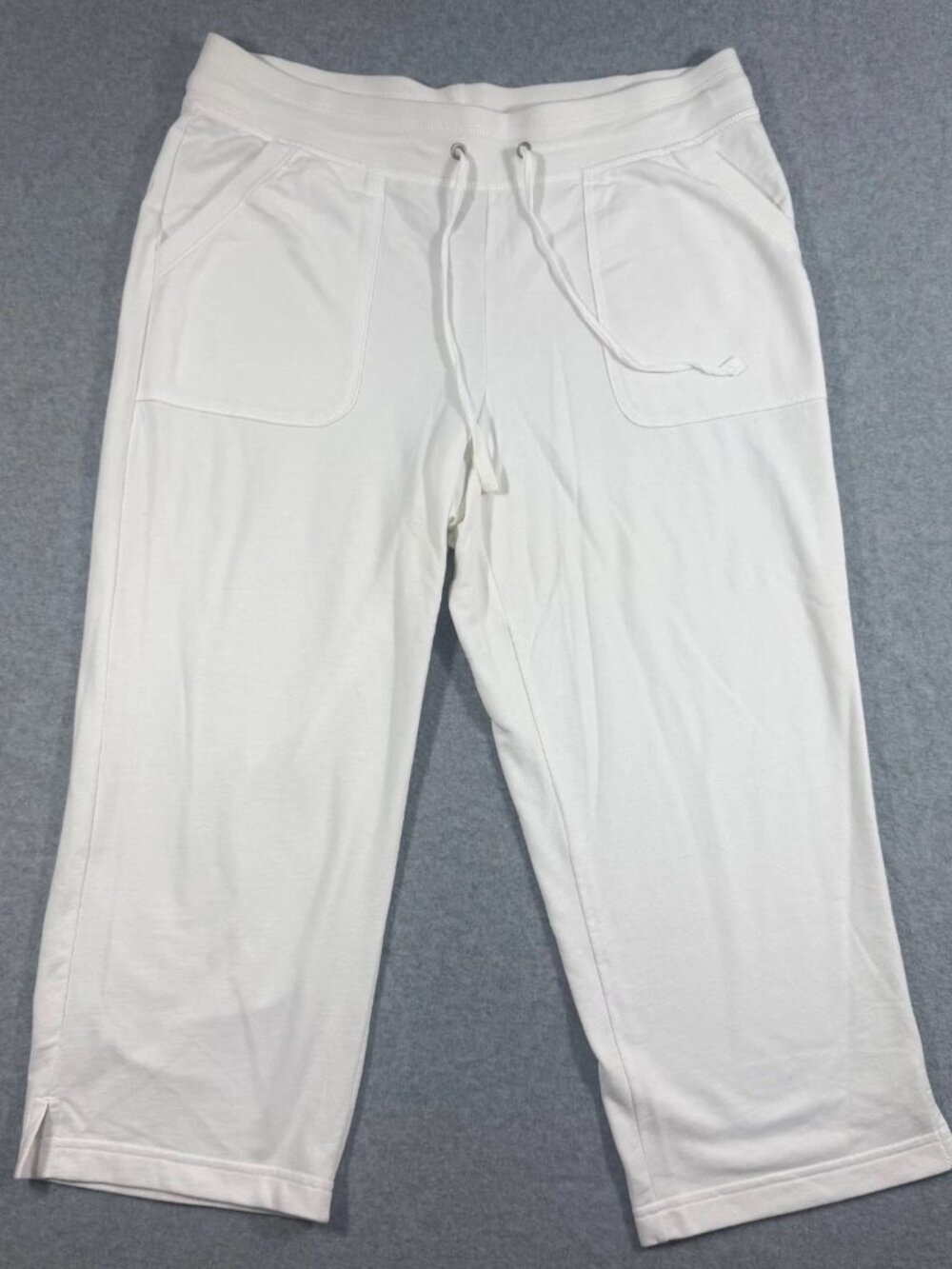 White Stag Women’s M White Pull On Drawstring Capri Pants Patch Pockets